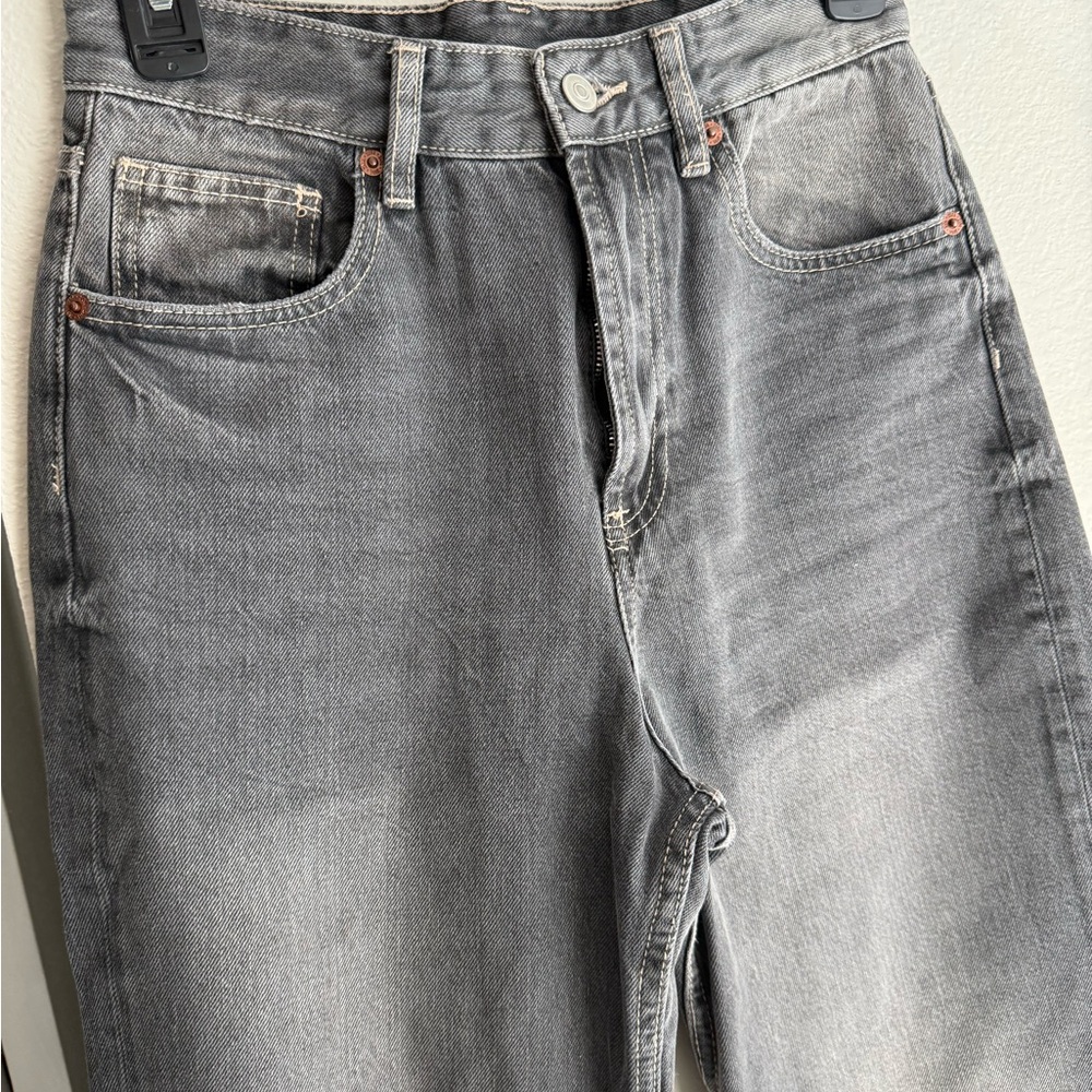 Zara High waisted Relaxed Gray Washed Jeans